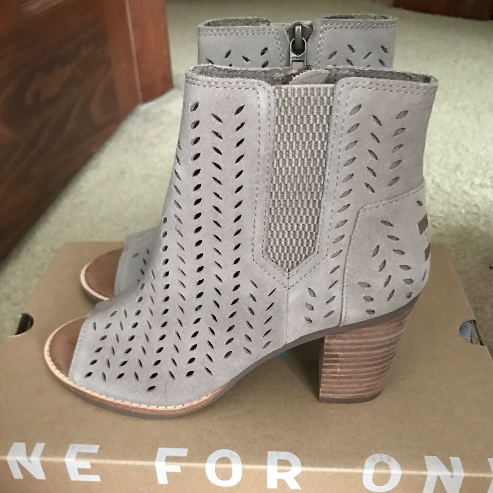 Toms Suede peep toe